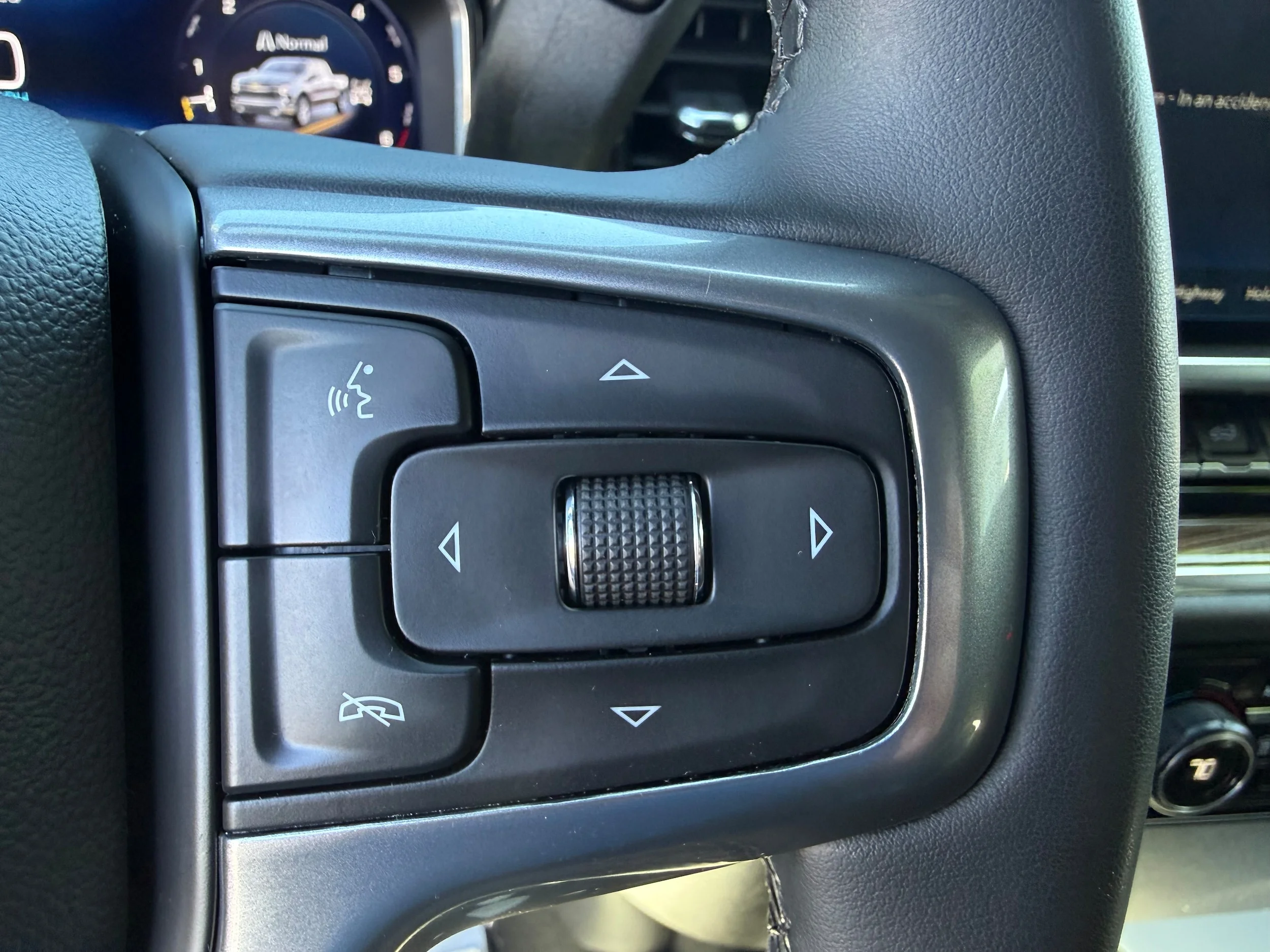 Used 2023 Northsky Blue Metallic Chevrolet LT image 16