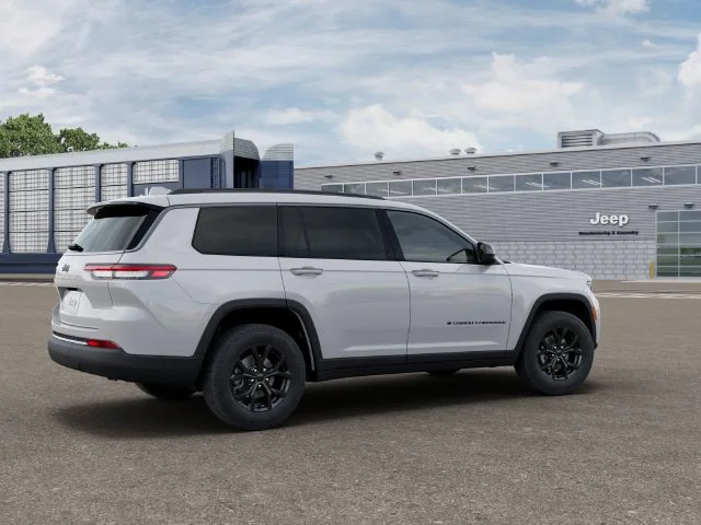New 2026 White Jeep Altitude image 5