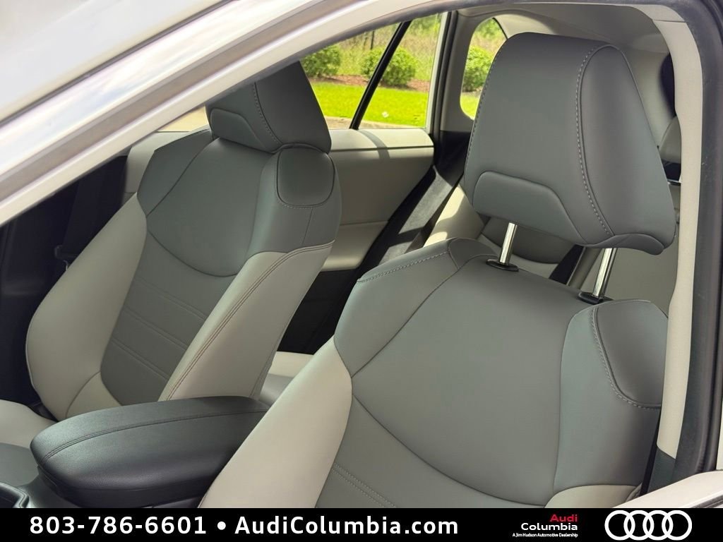 Used 2025 Beige Toyota XLE Premium image 19