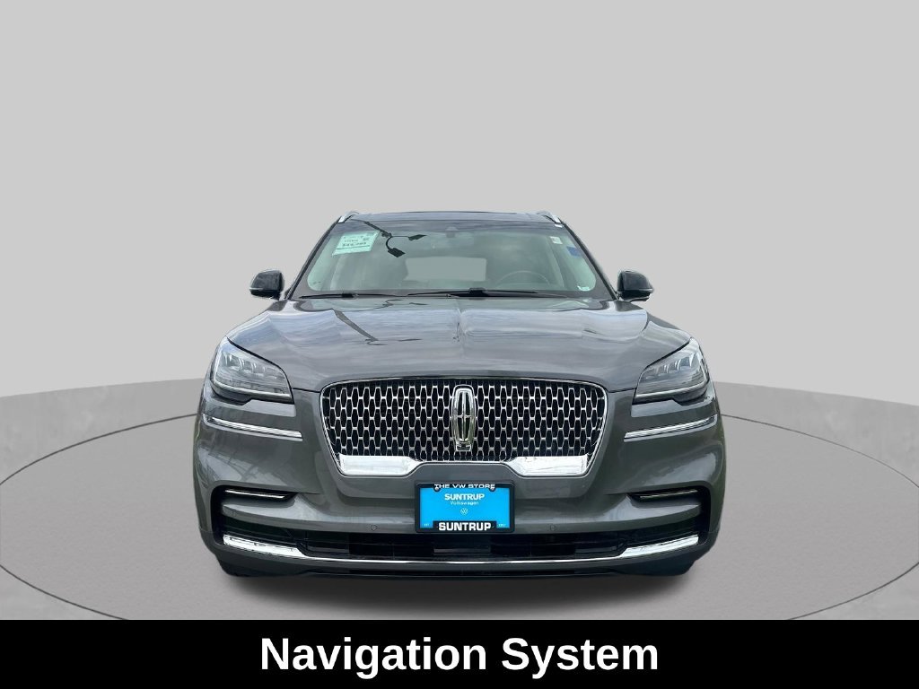 Used 2023 Gray Metallic Lincoln Reserve image 9