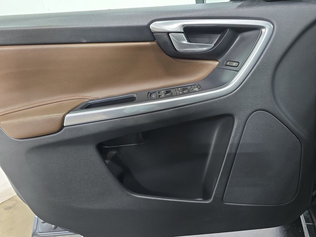 Used 2016 Gray Volvo T5 Drive-E Premier image 22