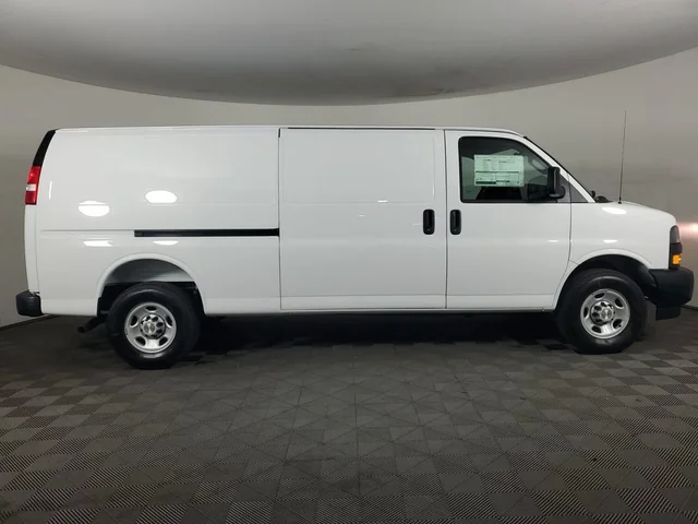 2025 Chevrolet Express Cargo WT