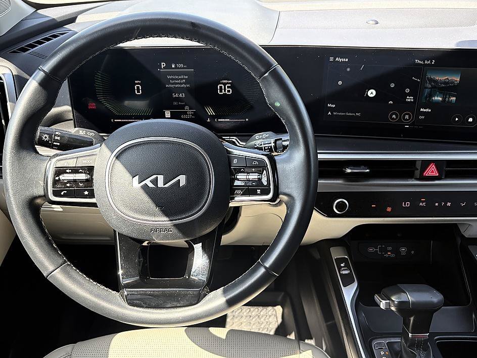 Used 2025 Everlasting Silver Kia S image 16