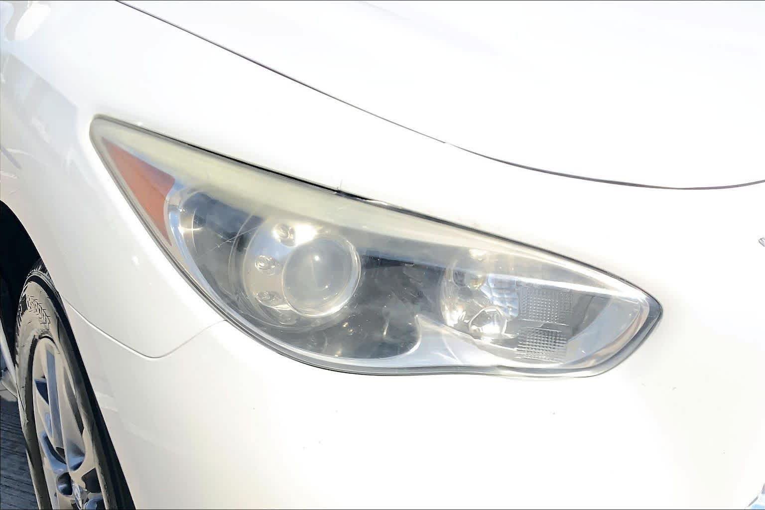 Used 2014 Moonlight White INFINITI  image 24