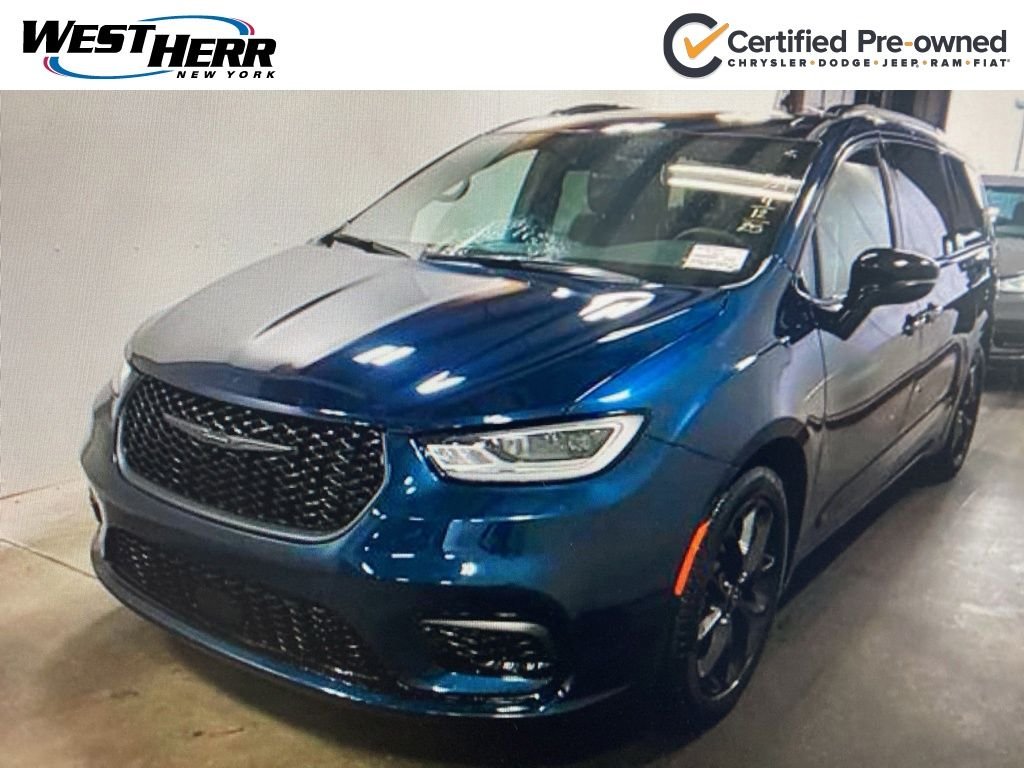 2025 Chrysler Pacifica's photo