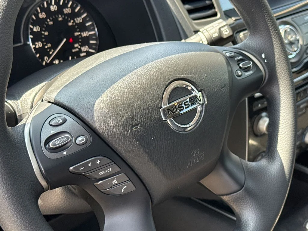 Used 2020 Glacier White Nissan S image 29