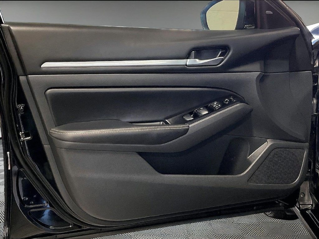 Certified Used 2024 Black Nissan 2.5 SL image 9