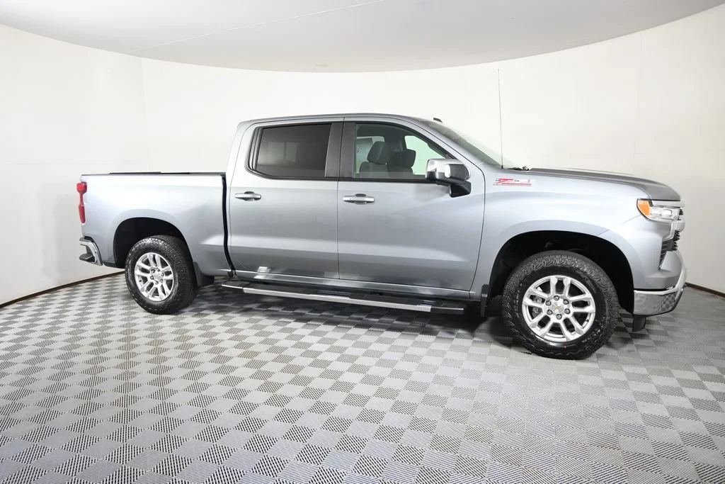 2026 Chevrolet Silverado 1500 LT - Photo 9
