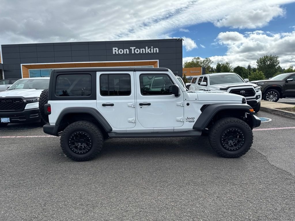 Used 2020 Bright White Clearcoat Jeep Unlimited Sport S image 9