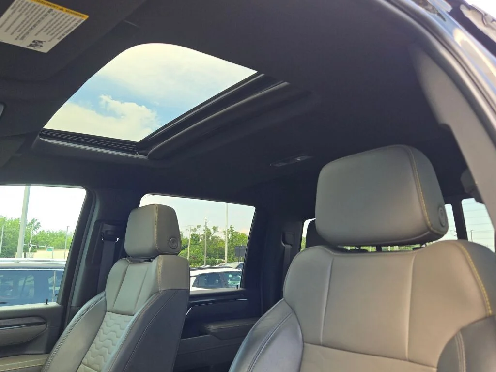 Used 2024 Black Chevrolet ZR2 image 27