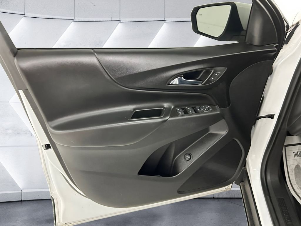 Used 2022 White Chevrolet LT image 12