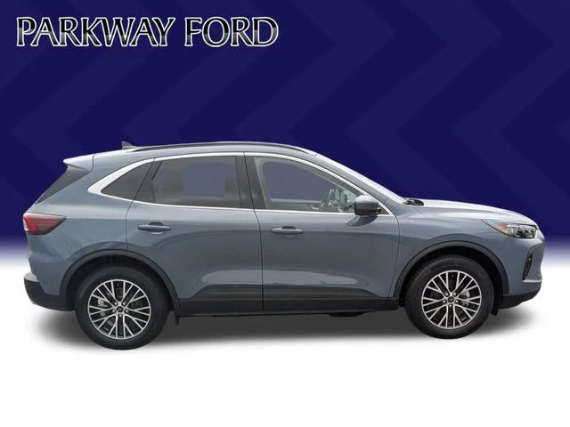 Used 2025 Blue Ford Base image 4