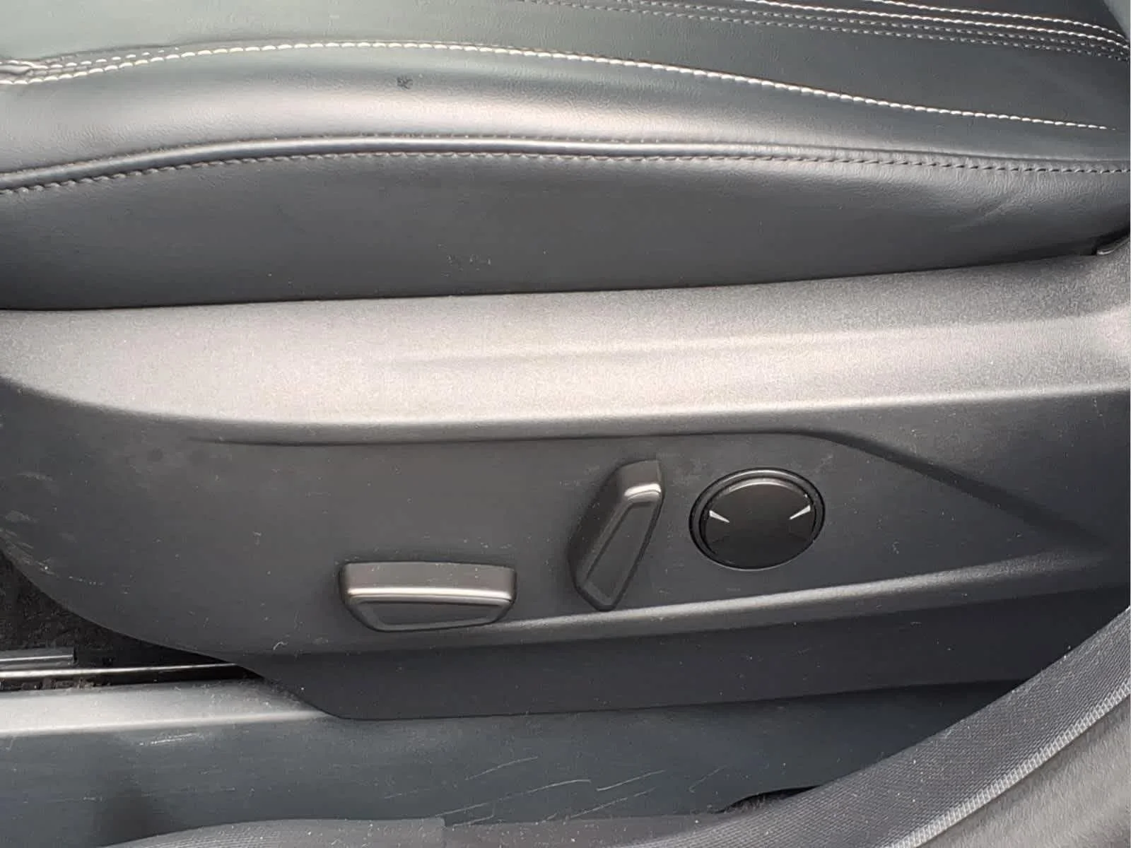 Used 2024 Glacier Gray Metallic TriCoat Ford Select image 18