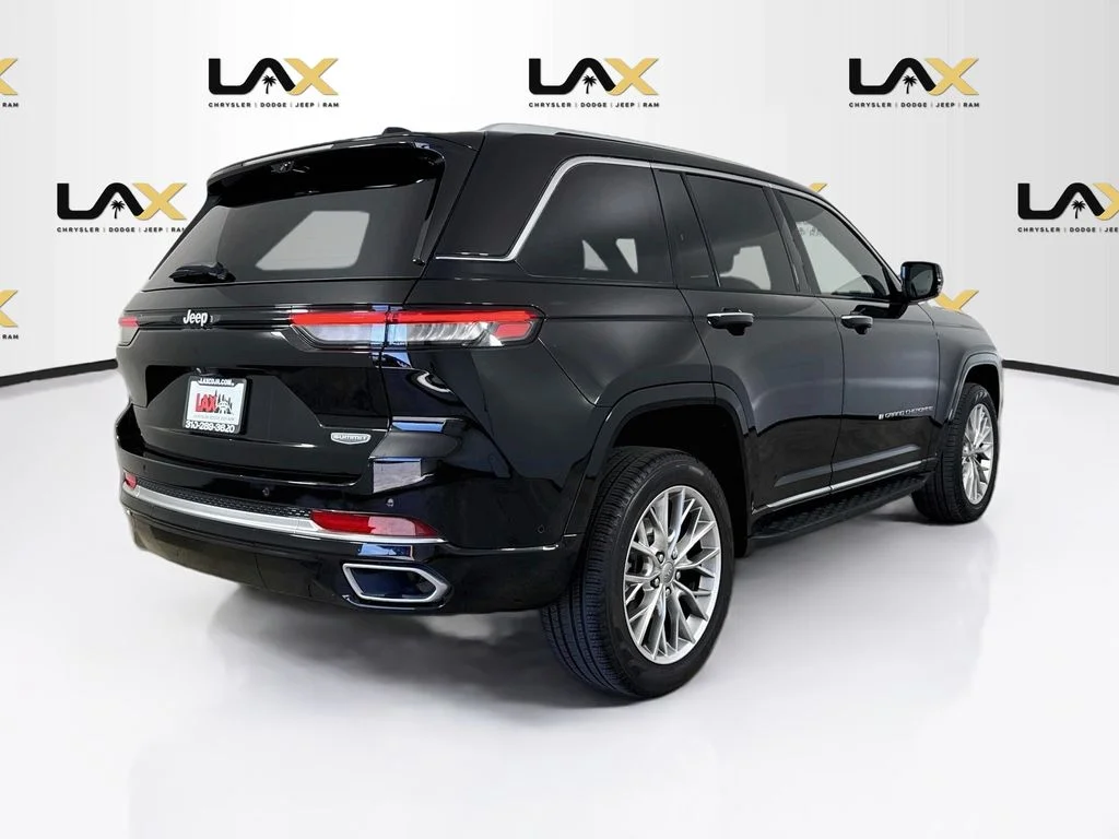 Used 2022 Black Jeep Summit image 7