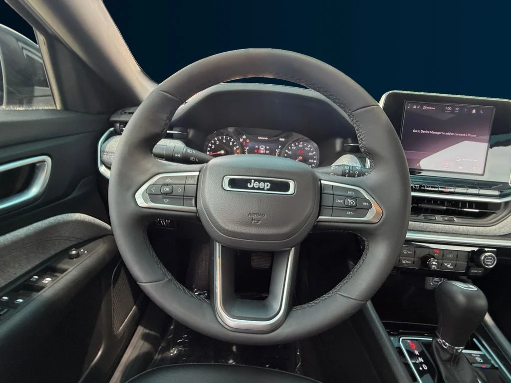 New 2026 White Jeep Latitude image 13