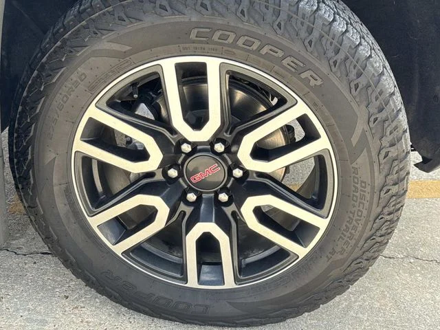 Used 2024 White GMC AT4 image 6