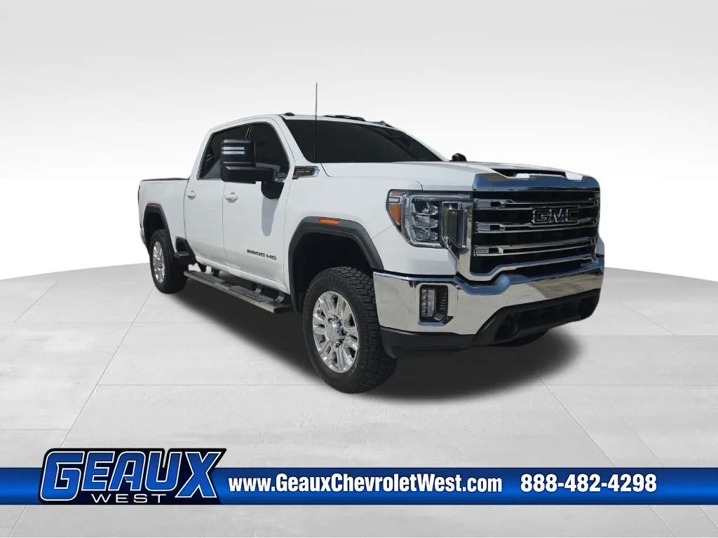 Used 2022 White GMC SLE image 1