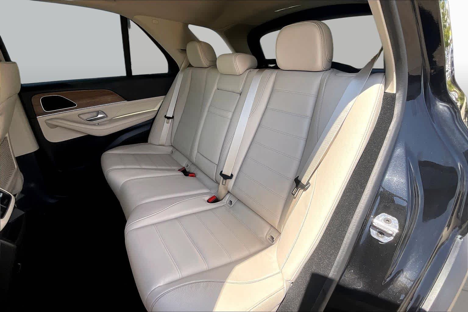 Used 2025 Obsidian Black Metallic Mercedes-Benz GLE 450e image 19