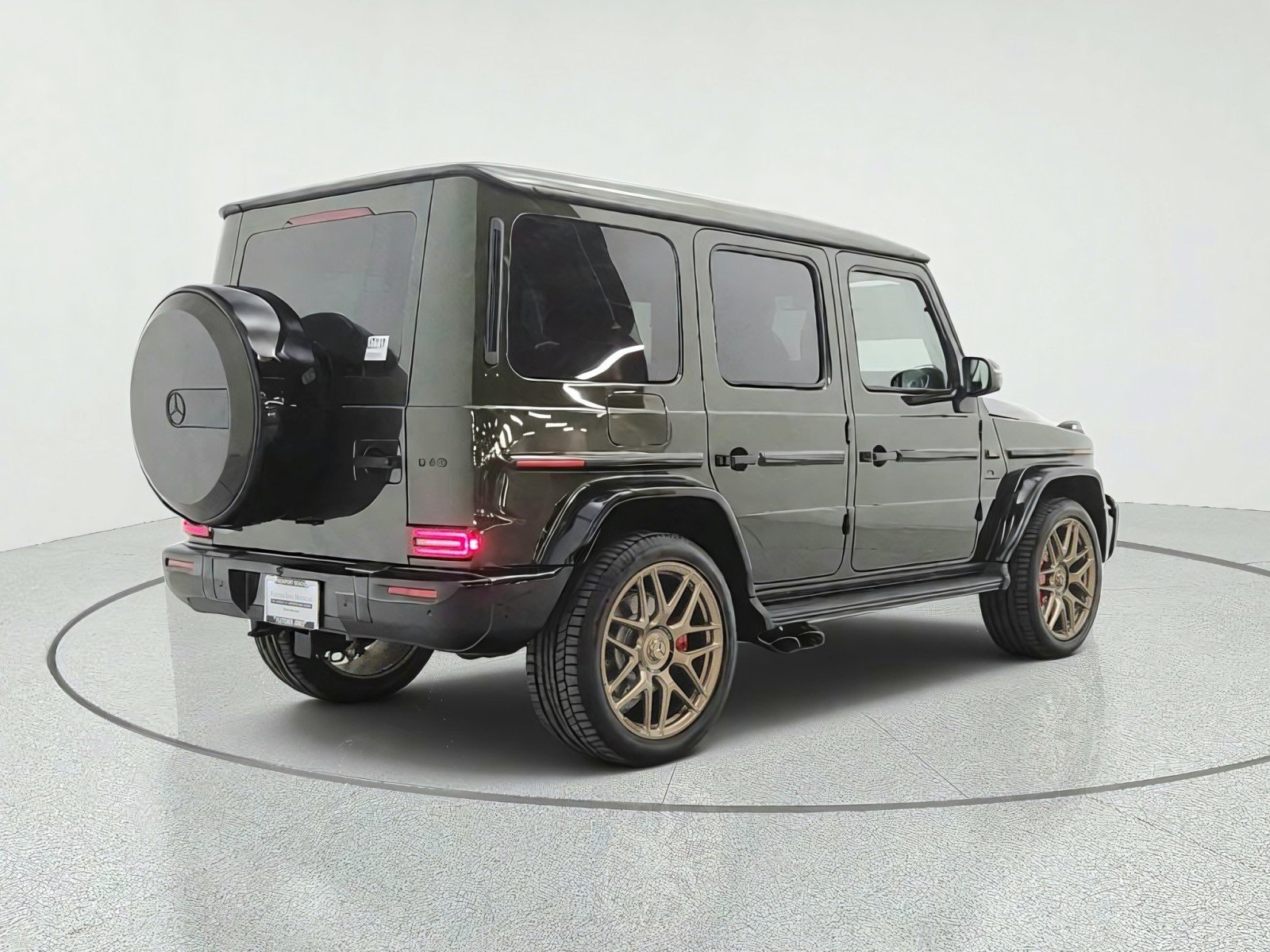 New 2027 MANUFAKTUR Olive Metallic Mercedes-Benz AMG® G 63 SUV image 5