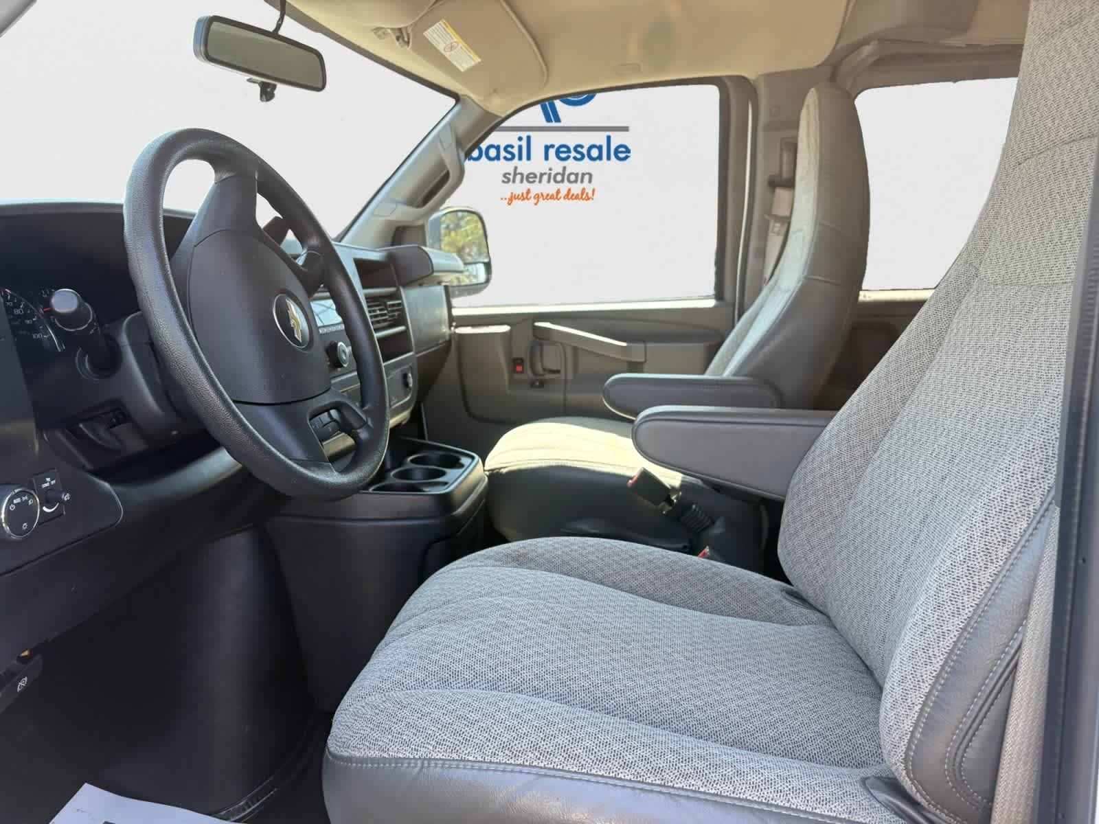 Used 2023 Summit White Chevrolet LS image 9