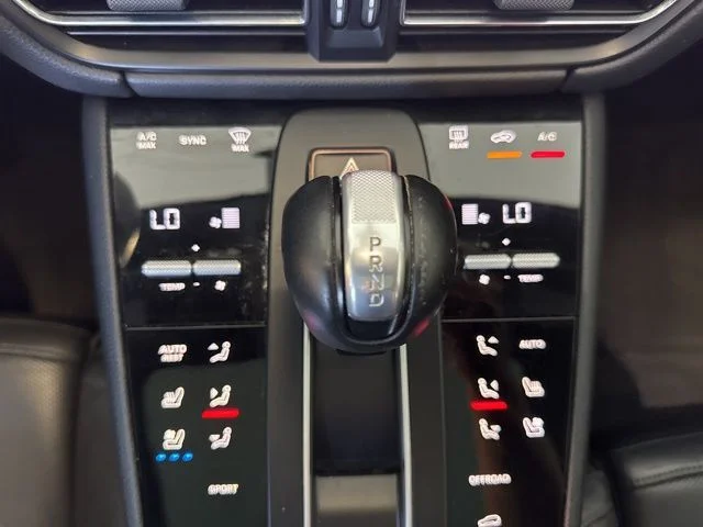 2022 Porsche Macan Base - Photo 16