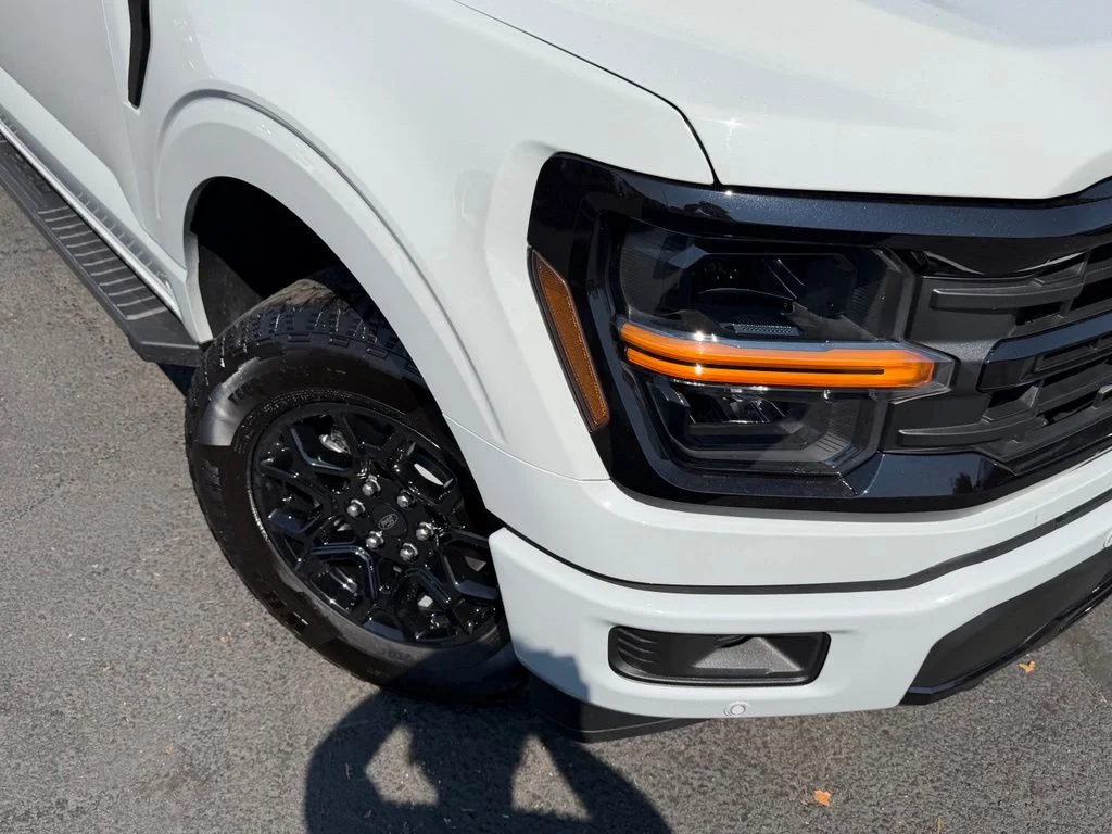 New 2026 Avalanche Ford XLT image 2