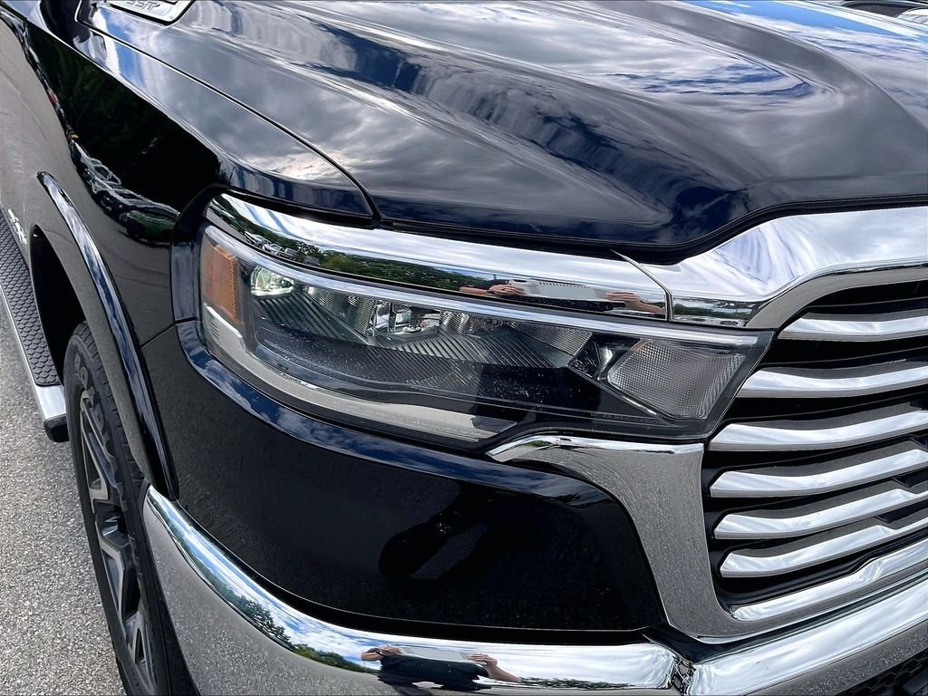 Used 2025 Diamond Black Crystal PC Ram Laramie image 30