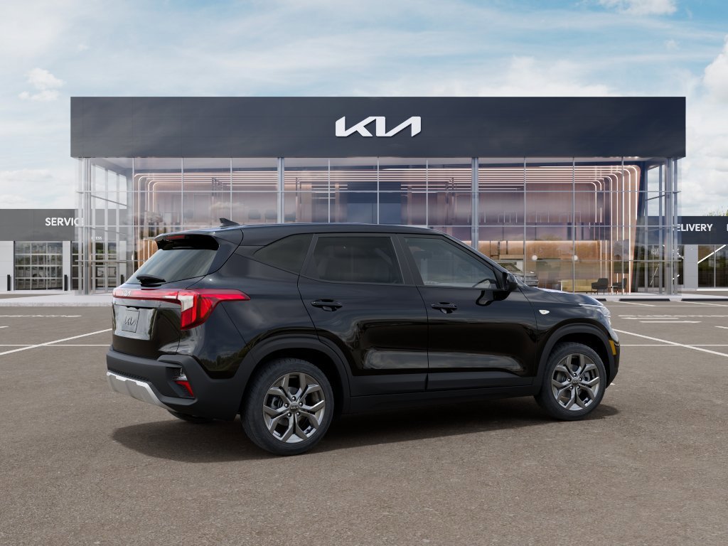 New 2026 Fusion Black Kia LX image 6
