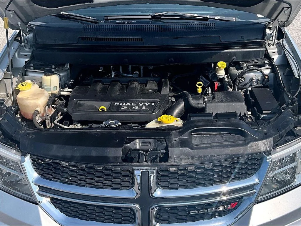 Used 2013 Silver Dodge SE image 11