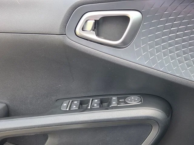 Used 2021 Orange Kia S image 27