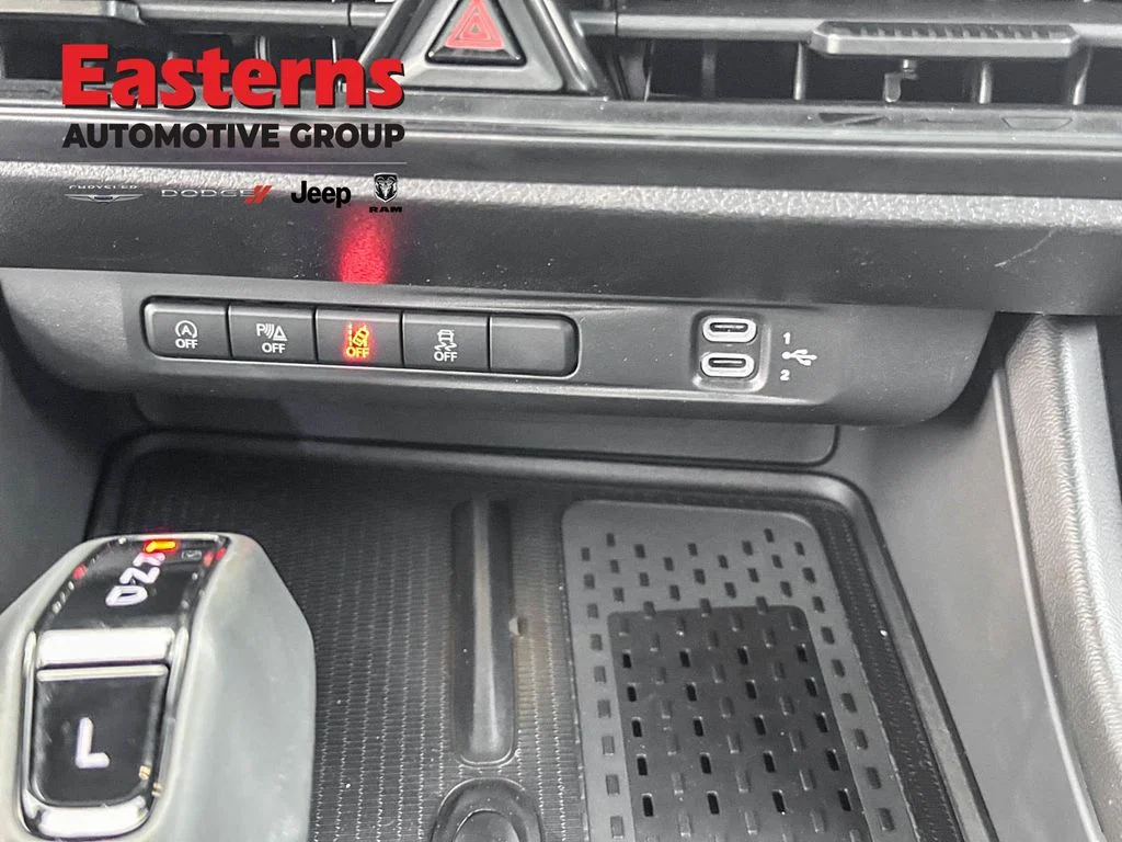 New 2027 White Knuckle Exterior Paint Dodge R/T Plus image 16