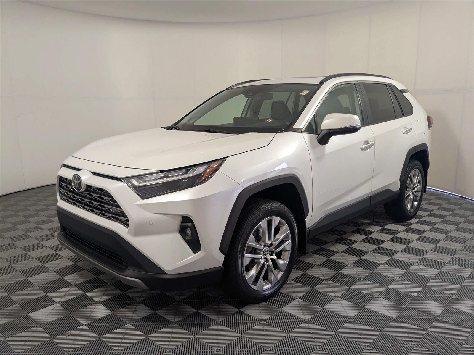 Certified Used 2024 Wind Chill Pearl Toyota Limited image 2