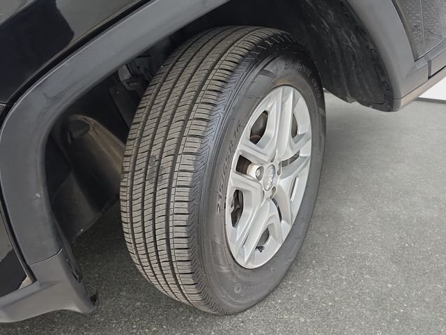 Used 2020 Diamond Black Crystal Pearlcoat Jeep Sport image 29