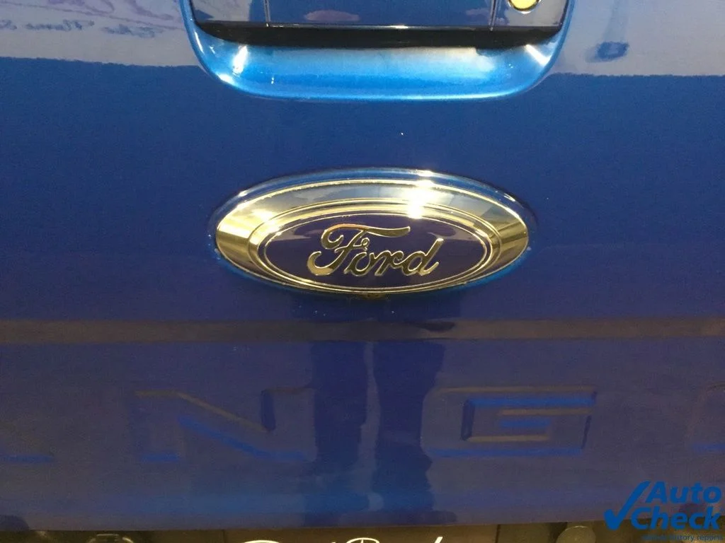 Used 2019 Blue Ford Lariat image 18