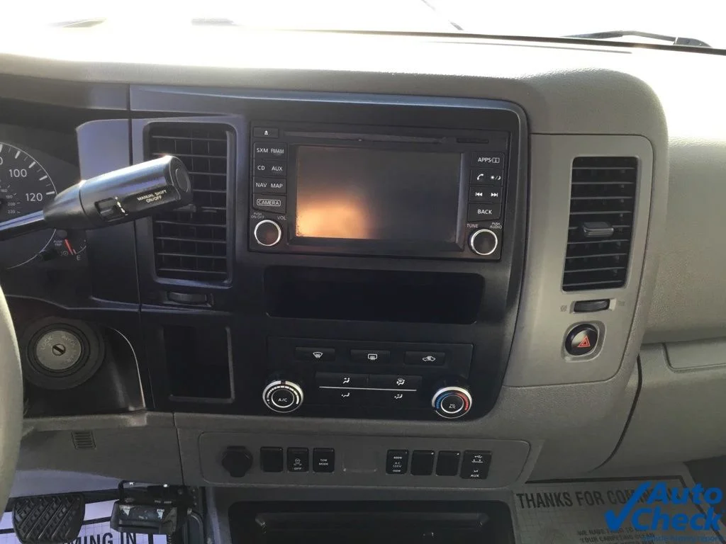 2015 Nissan NV Passenger SV - Photo 39