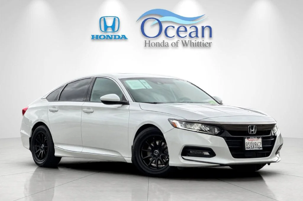 Used 2020 Platinum White Pearl Honda Sport image 2