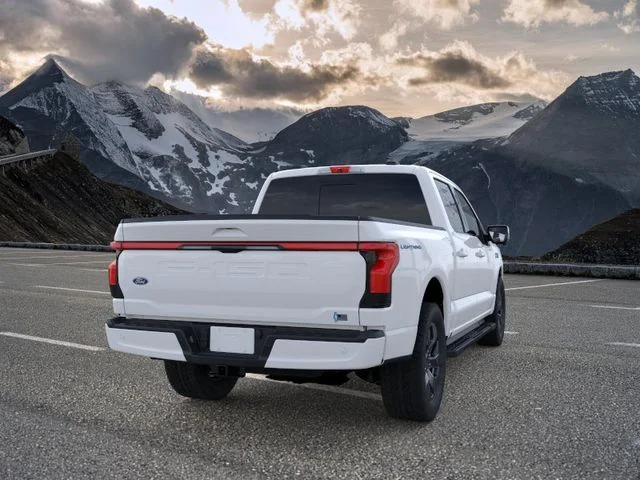 2025 Ford F-150 Lightning Lariat - Photo 8