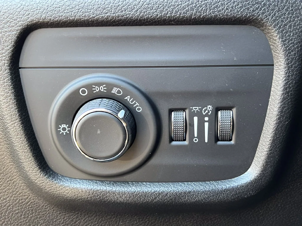 Used 2023 Black Jeep Laredo image 19
