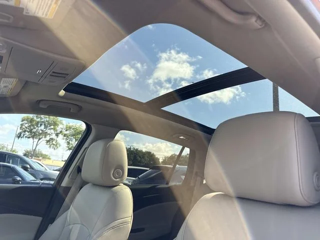 Used 2018 Red Buick Premium II image 28