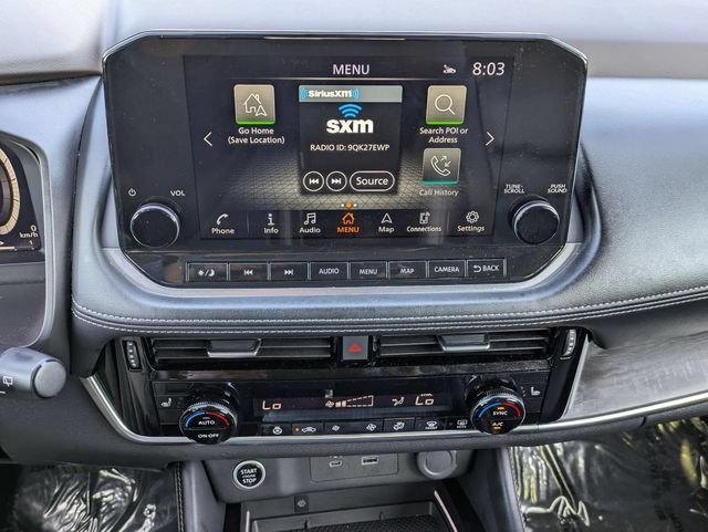 Used 2023 Pearl White Nissan Platinum image 13