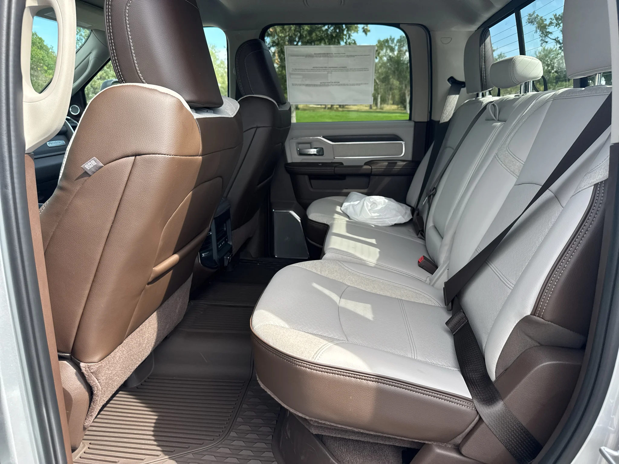 New 2027 Silver-Zynith Exterior Paint RAM Laramie image 20
