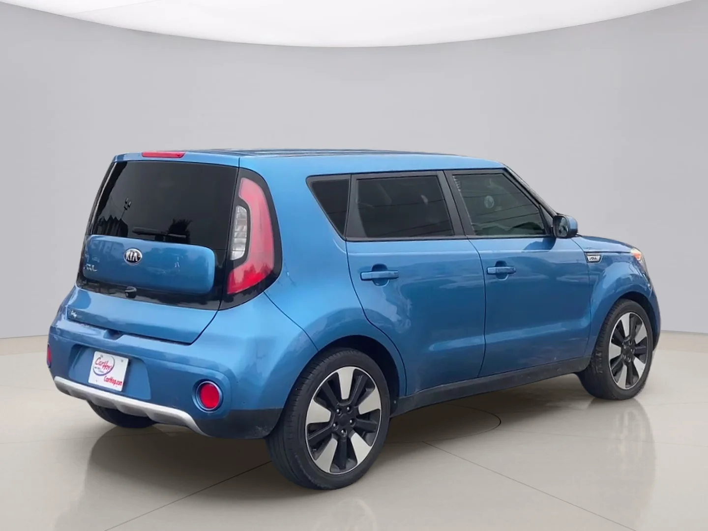 Used 2018 Blue Kia + image 5