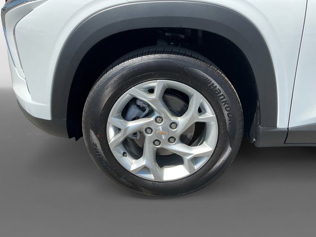 2026 Chevrolet Trax LS - Photo 14