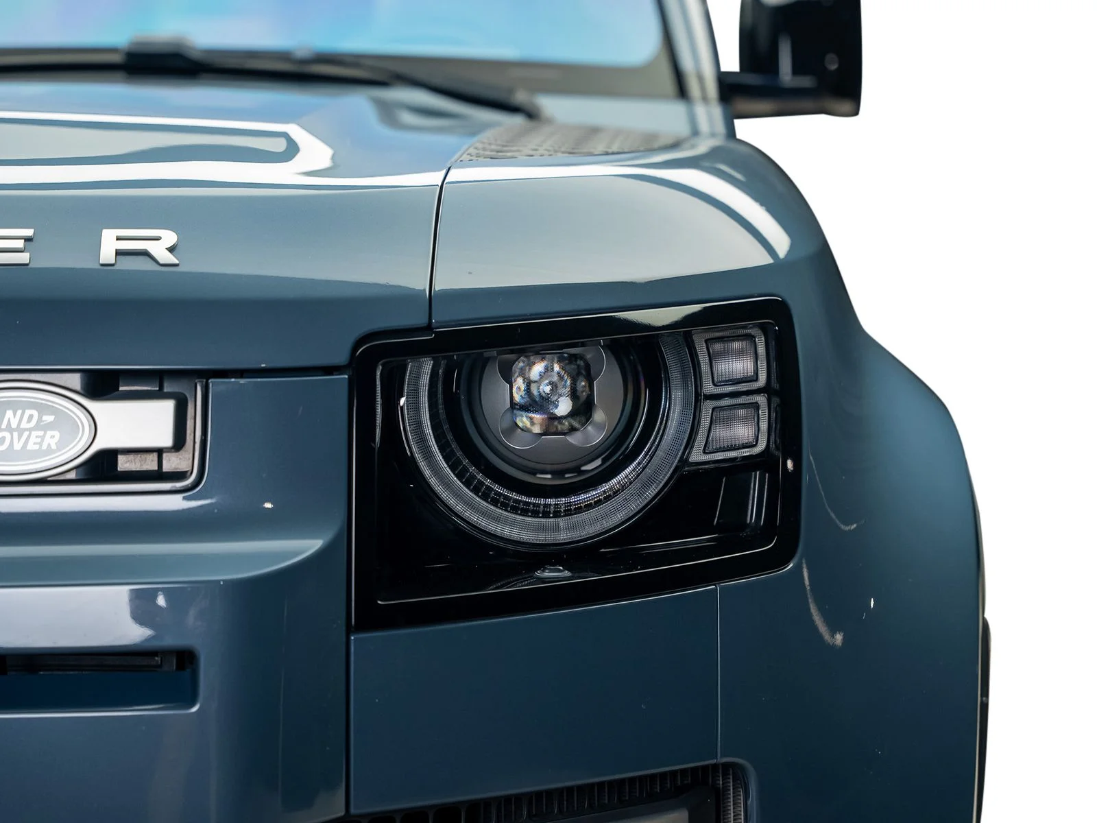 Used 2020 Blue Land Rover HSE image 4