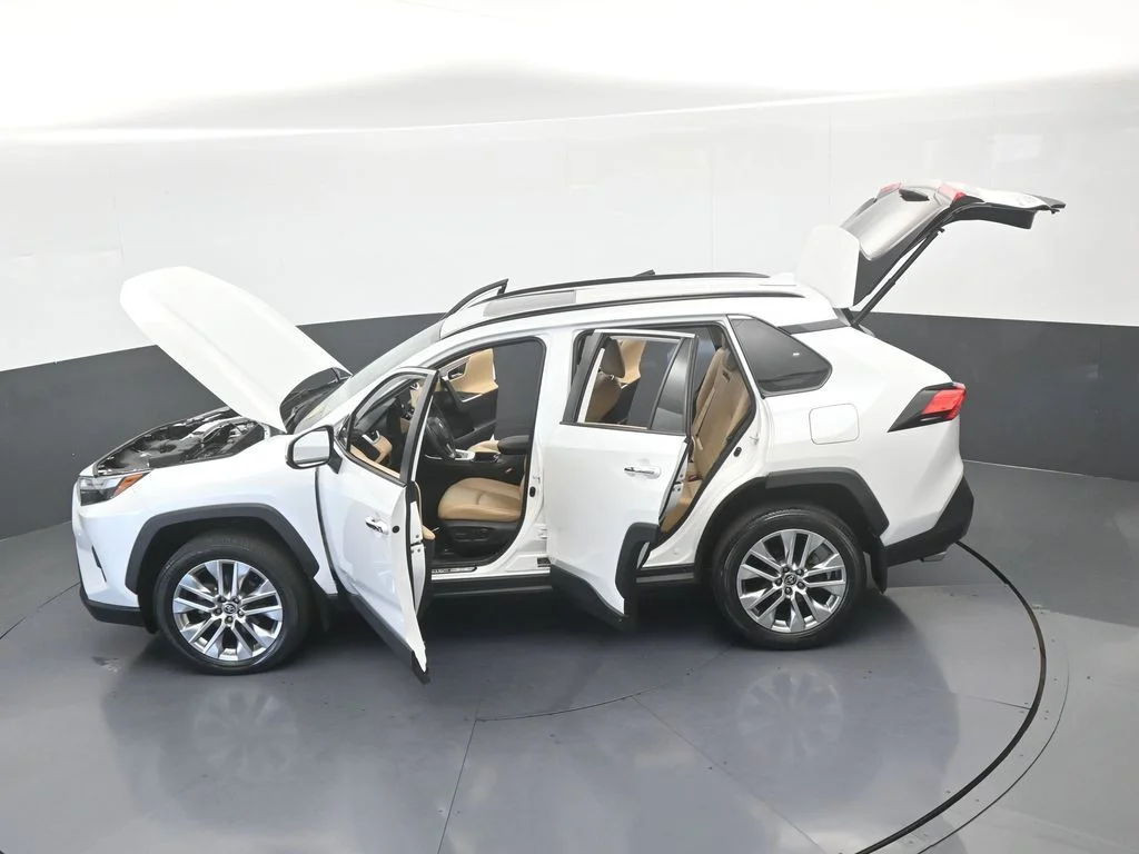 Used 2023 Ice Cap Toyota Limited image 63