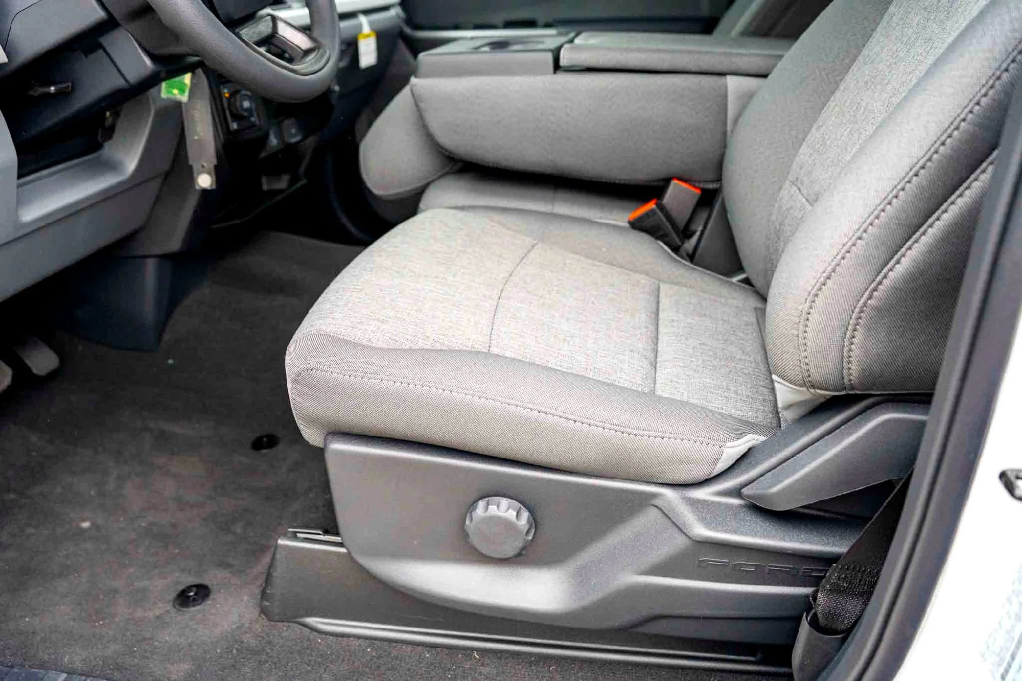 New 2026 Oxford White Ford XL image 11