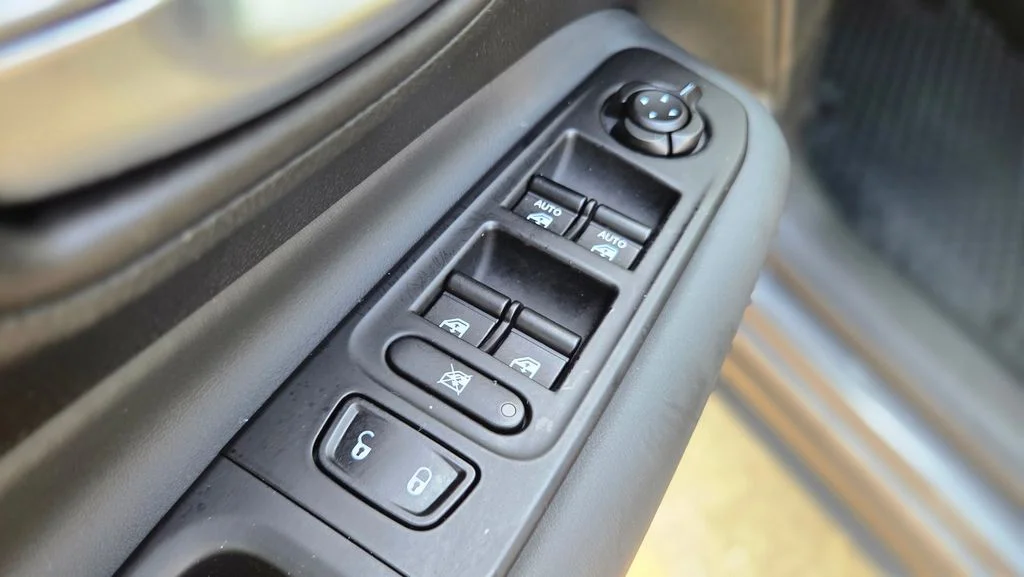 Used 2022 Gray Jeep Limited image 11
