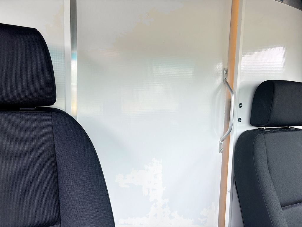 Used 2024  Mercedes-Benz DRY BOX TRUCK image 28