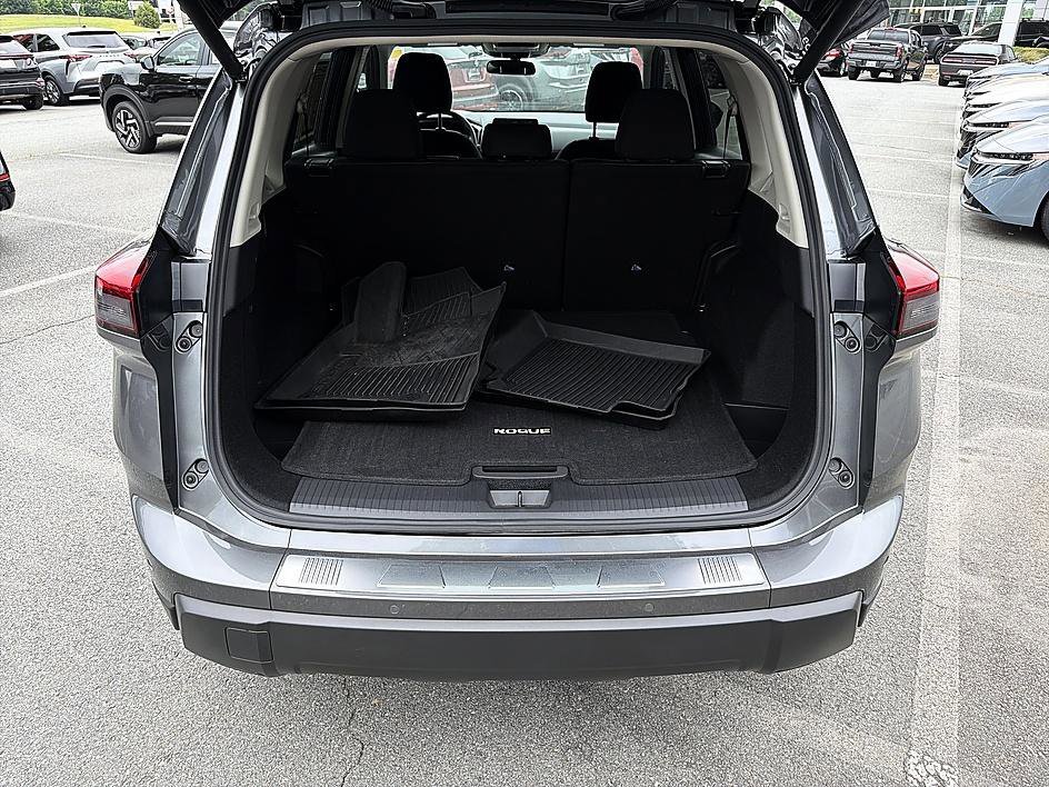 Certified Used 2026 Gun Metallic Nissan SV image 23