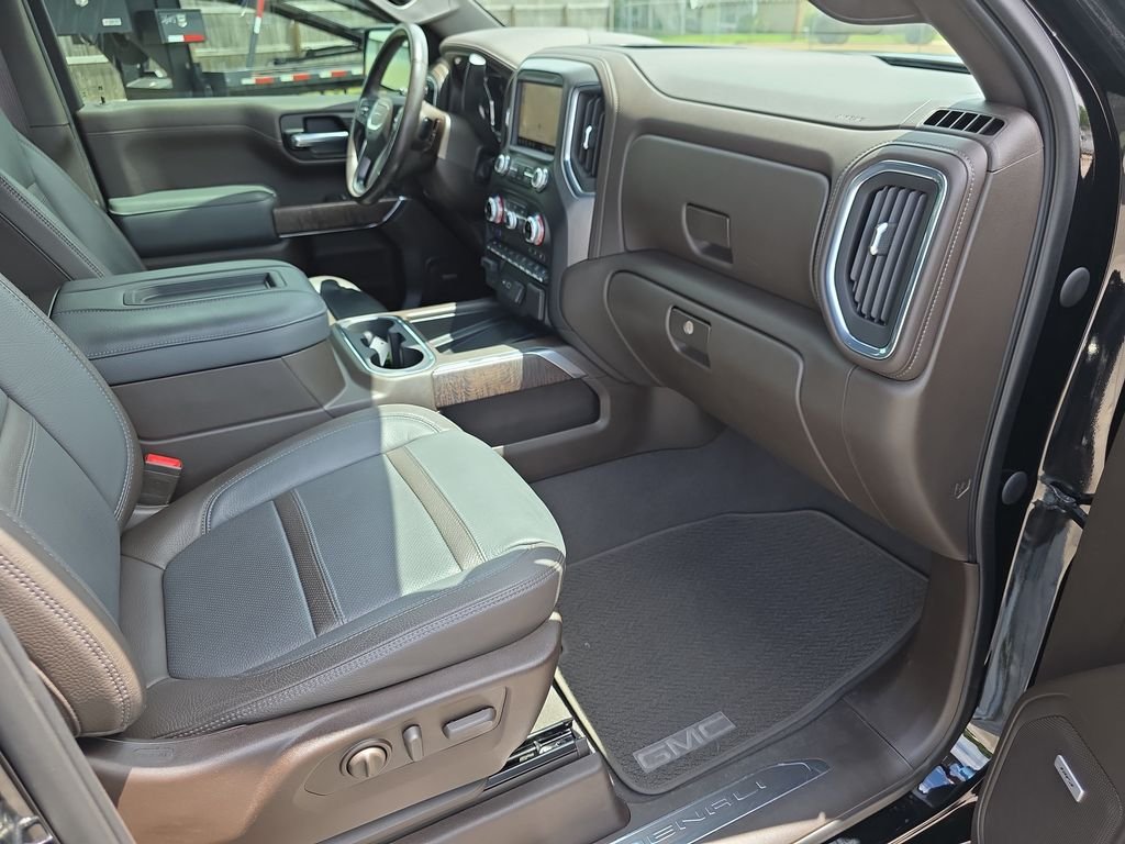 Used 2021 Black GMC Denali image 38